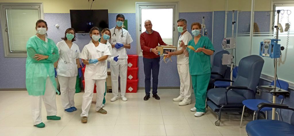 Entrega de máscaras faciales en el Hospital de Jerez y en toda la provincia